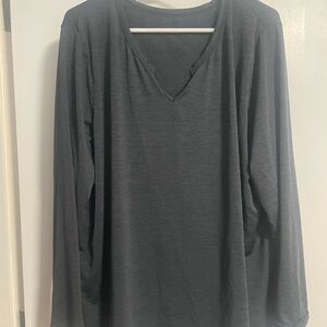 Women's Gray Long Sleeve Top